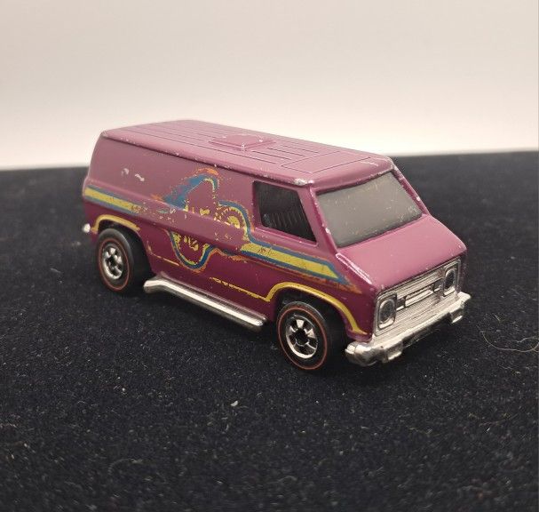Hotwheels Redline Plum Super Van