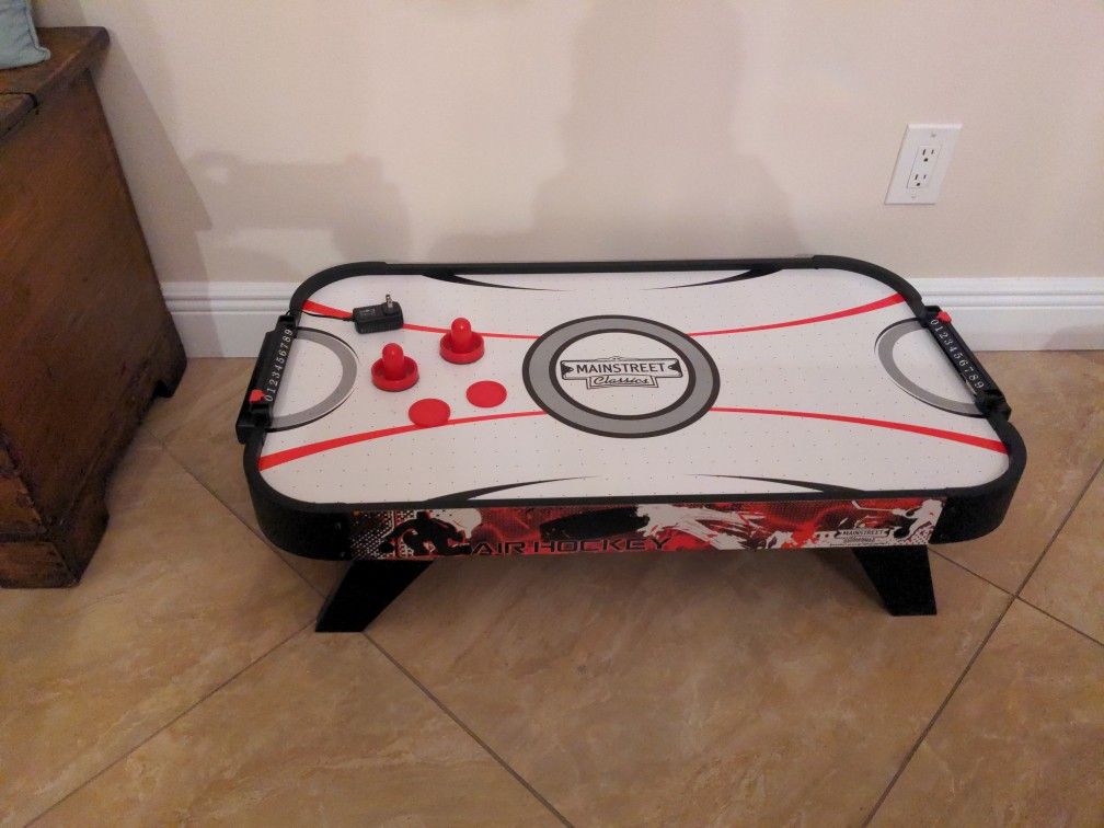 Air Hockey Table