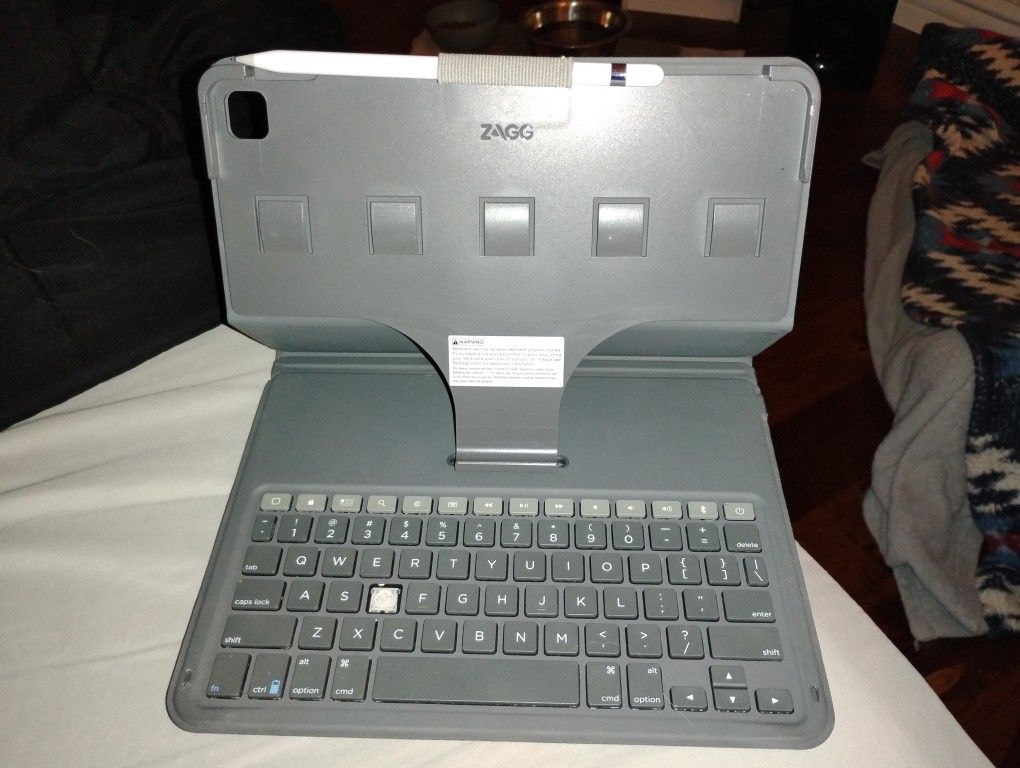 ZAGG Messenger Folio 2 Keyboard & Case And Pencil For For iPad .