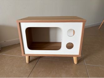 TV style cat condo/bed