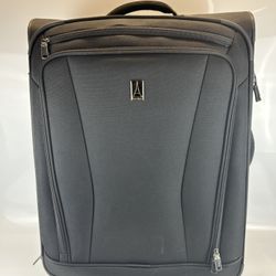 Travelpro Black Softside Luggage 4 Wheel 24"x18"x11" Extendable Suitcase