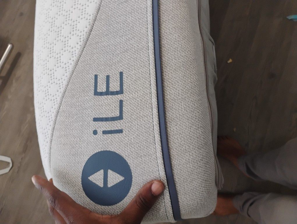 Split King Ile Mattress 500$