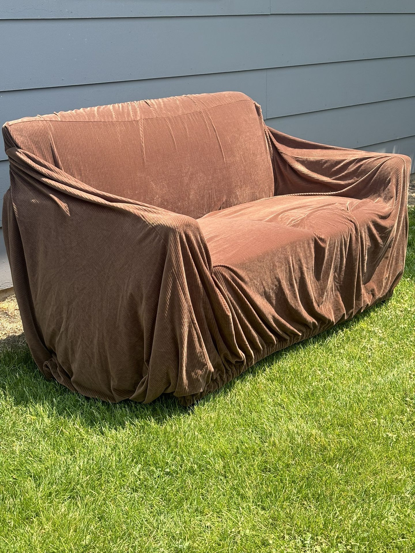 Loveseat Sofa – Clean & Comfortable – Includes Cover