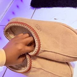 Ugg Slide