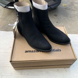 Amazon Essentials (7)