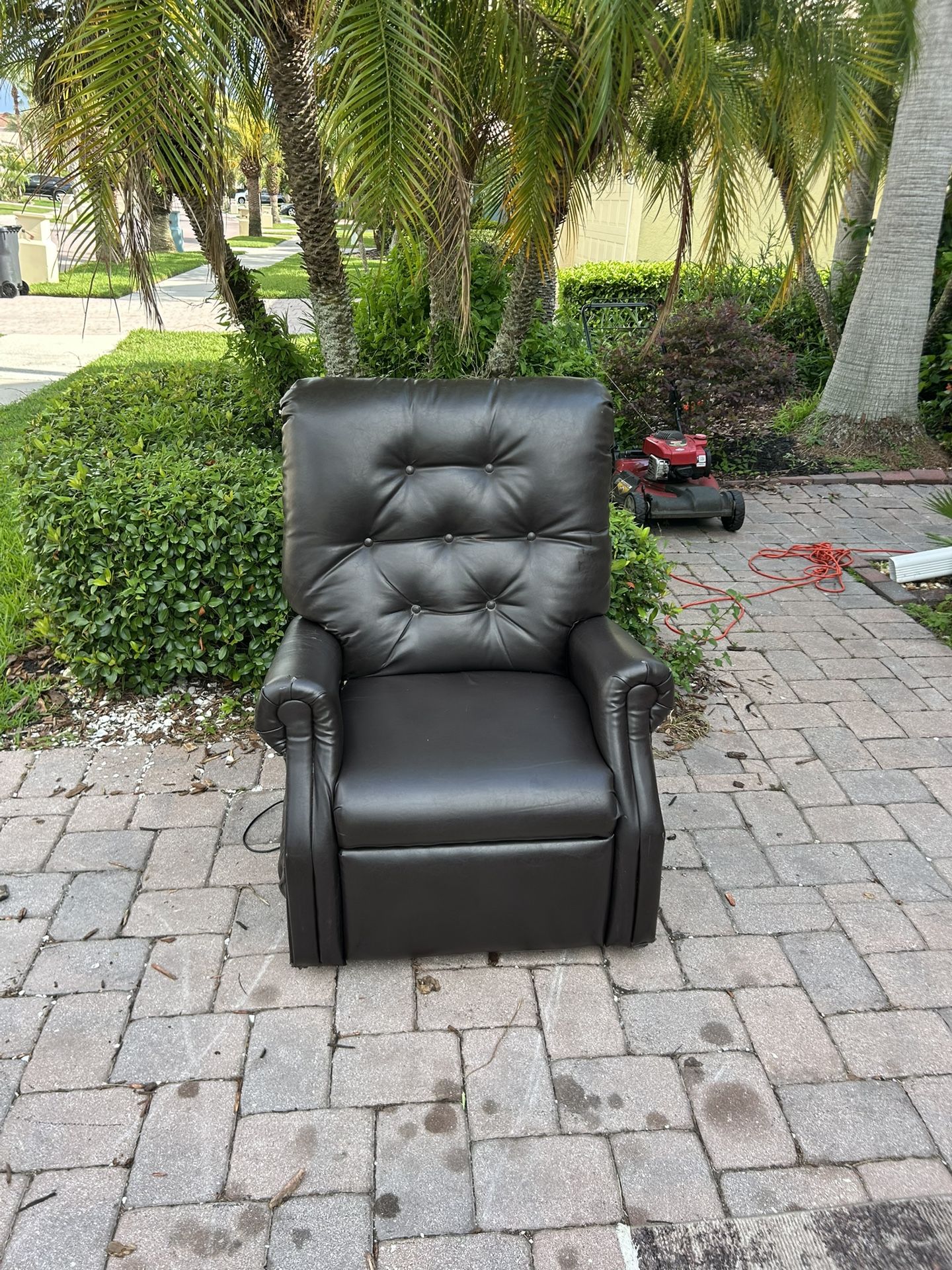 Sofa King Comfortable Used Brown Leather Electric Recliner For Sale! Free Local Delivery!