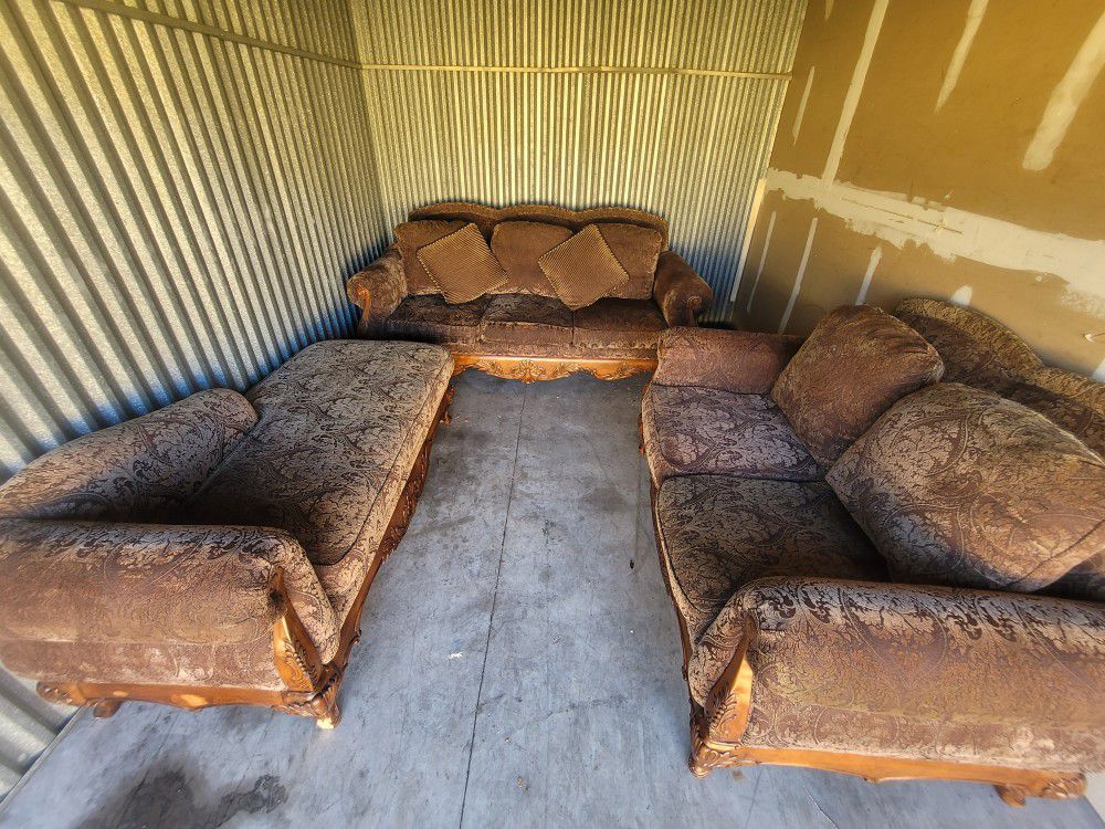 3 Piece Luxe Sofa Set....SUNDAY Blow Out Deals
