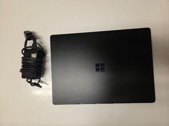 Microsoft Surface Laptop 5 13.5 inch 2k Touchscreen Intel i7-1265U 512 GB SSD 16 GB DDR5 Ram Memory