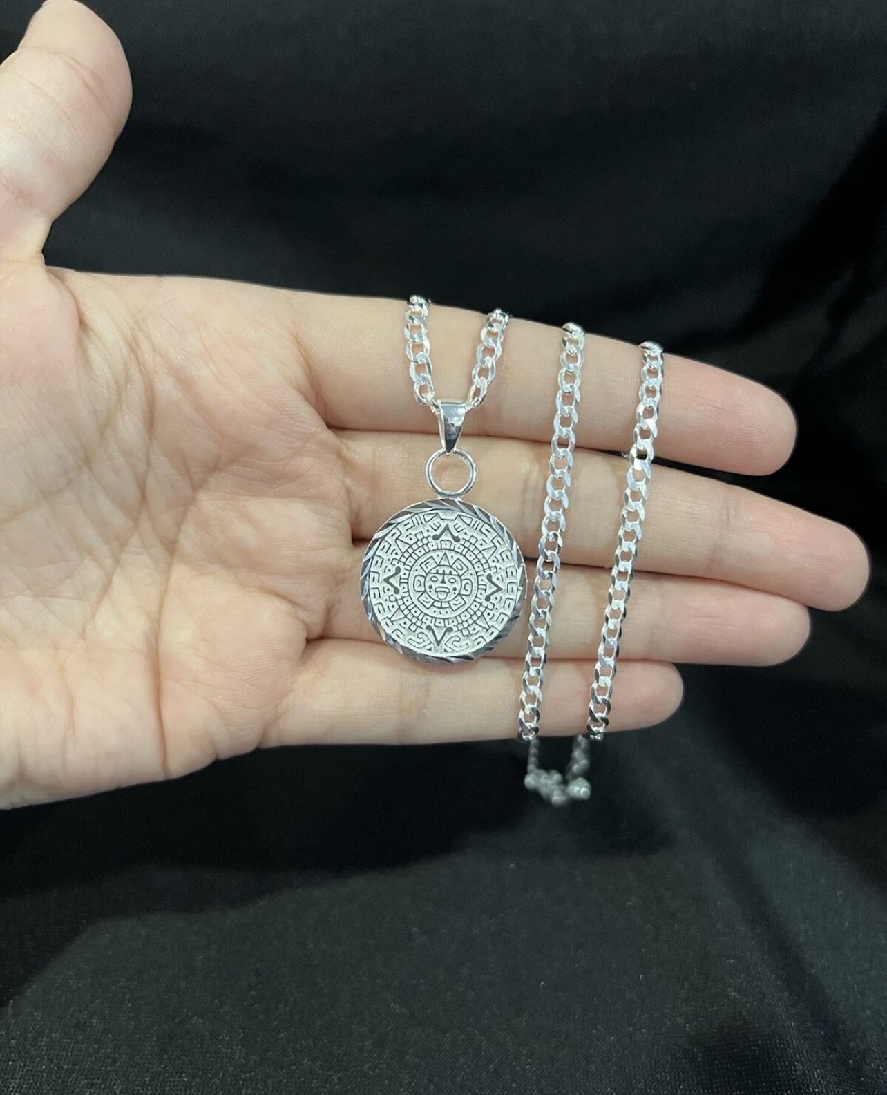 925 Sterling Silver Men’s Diamond Cut Aztec Mayan Calendar & Curb Chain