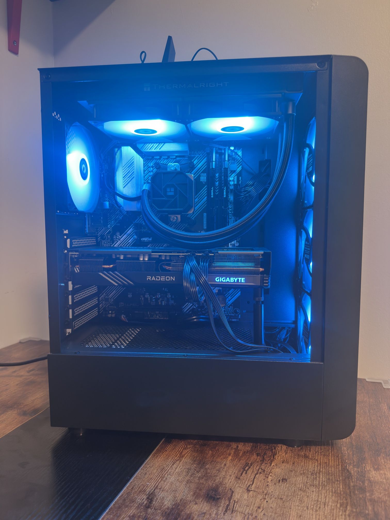 Like New Gaming PC – RX 7600 XT 16GB | Ryzen 7 | 32GB RAM | Wi-Fi | All Boxes Included”
