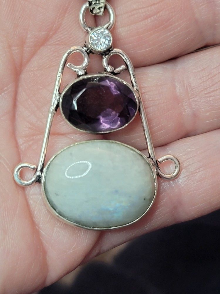 925 Solid Sterling Slver Purple Amethst And Moon Stone Necklace.