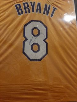 Koby Bryant RARE early #8 autographed jersey