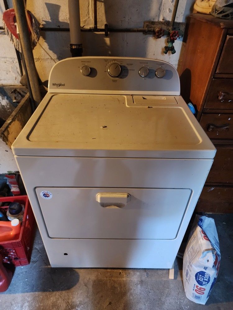Dryer. Whirlpool 400.00 Or OBO