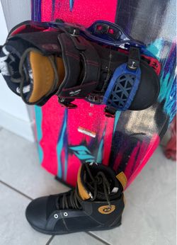 Pristine Hyperlite Venice 136cm Wakeboard + System Bindings & Boots (Size 8)