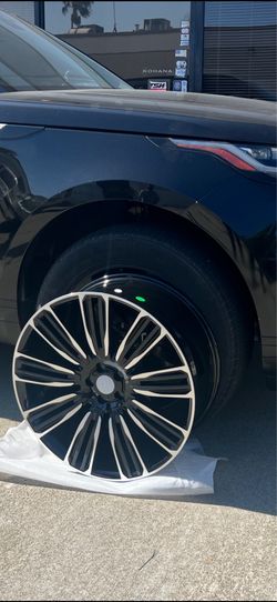 Range Rover Evoque velar 20” new dynamic style rims set