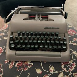 Vintage Smith-Corona Typewriter 