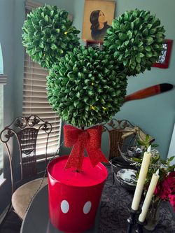 Mickey Mouse Topiary Decoration with Lights
