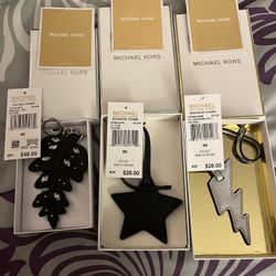 MICHAEL KORS CHARM BUNDLE 