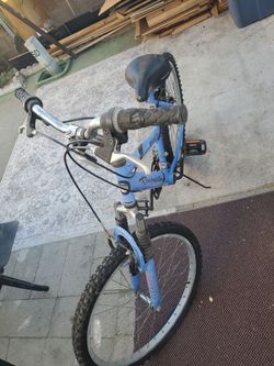 Se Vende es para  joben o adulto cambiar  asiento  y llanta  delantera todo funciona  $ 20