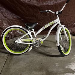 Diamondback Della Cruz Girls Cruiser Bike 24 Inch Wheels