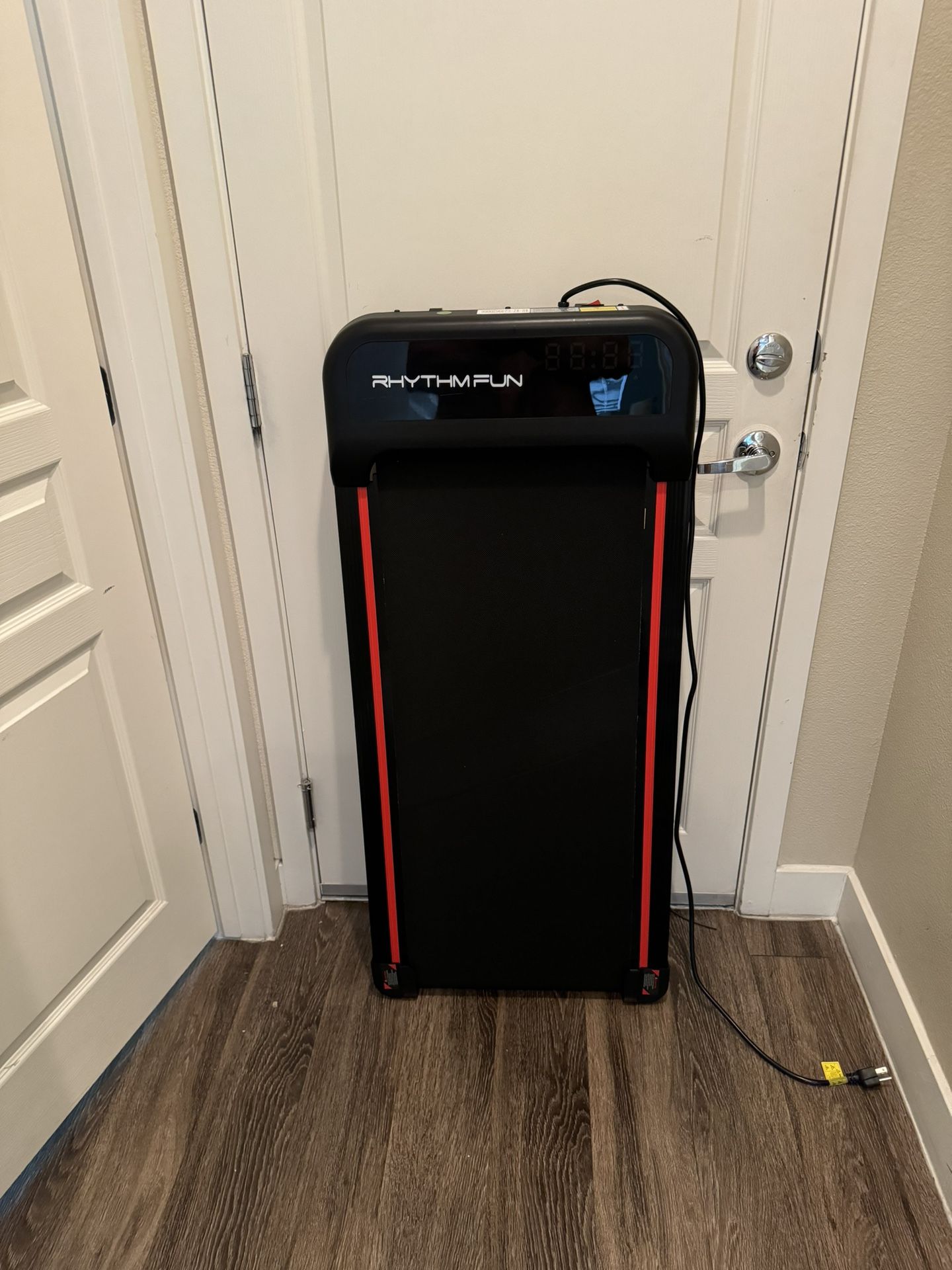 Treadmill Walking Pad WITH INCLINE RHYTHM FUN M4138A 