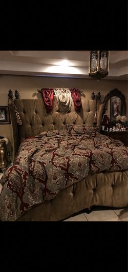 Tufted Upholstered King Bed Frame
