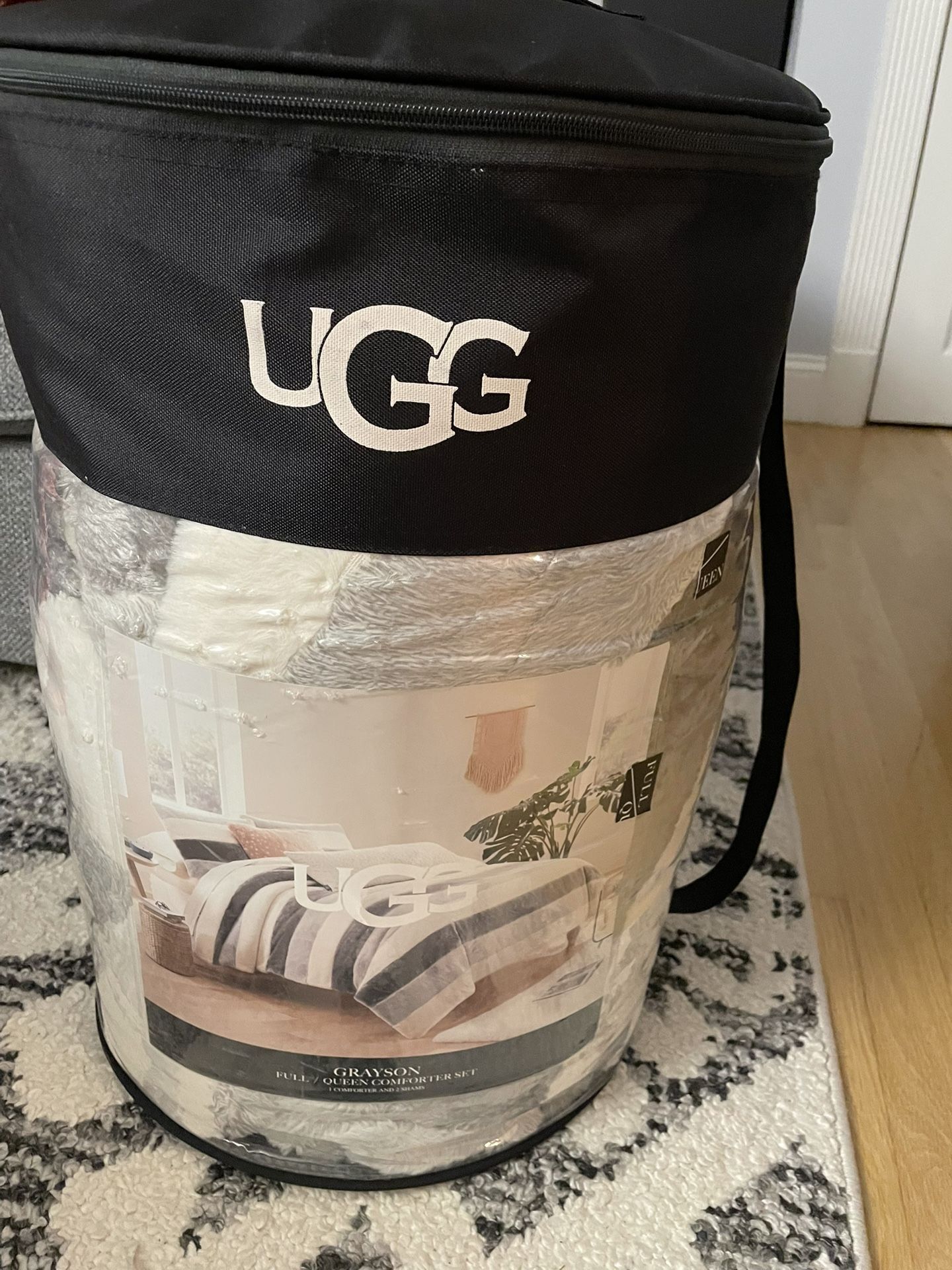 UGG Comforter Set