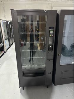 2x Snack vending Machines