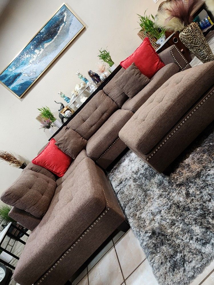Sofa Sectional Couch With Ottoman In Good Condition 🚛🎈👌🚚FREE DELIVERY 🚚