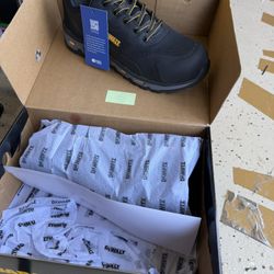 Dewalt 8 1/2 non slip steel toe