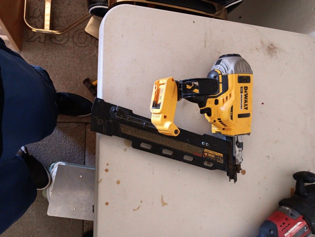 Dewalt nail gun