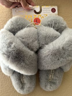 Jessica Simpson Slippers Size 8-9