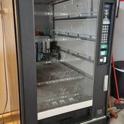 National Vendors Vending Machine 