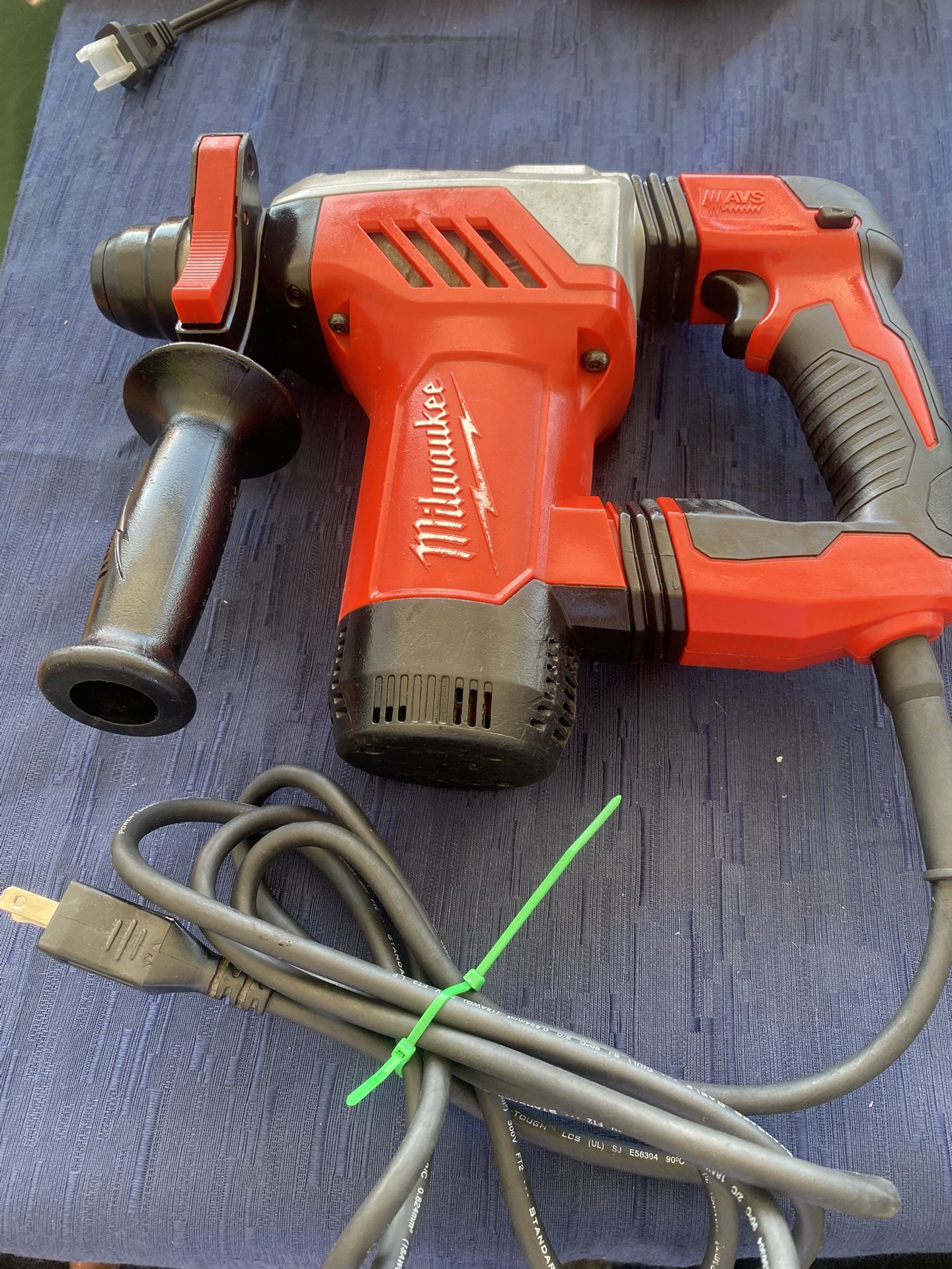 Milwaukee 5268-21 1-1/8" Corded Rotary Hammer Drill