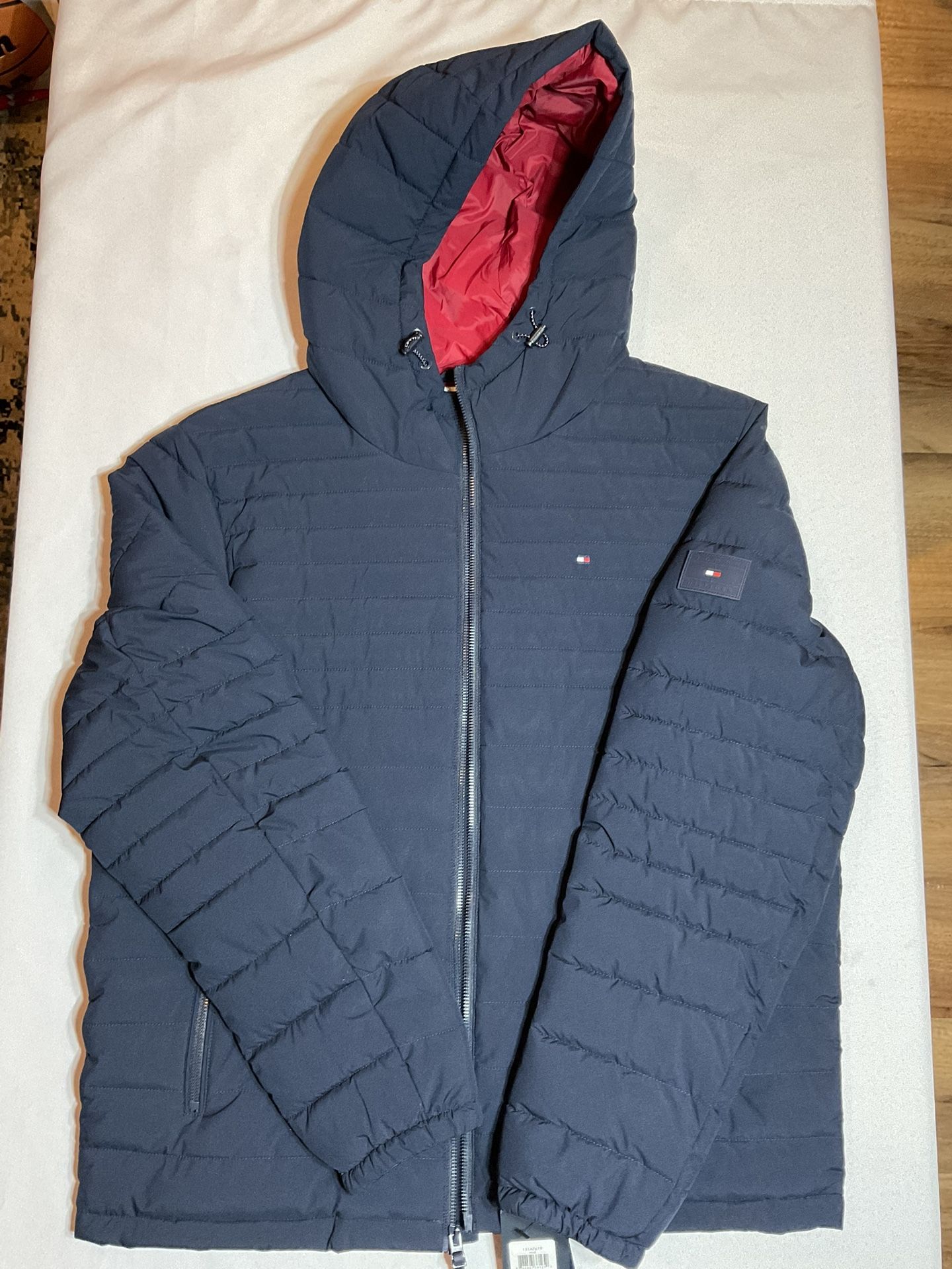 Tommy Hilfiger Men’s L Navy Blue & Red Hooded Puffer Jacket
