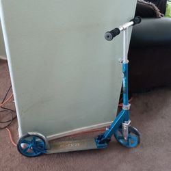 RAZOR A5 Lux Kick Scooter