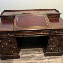 Hekman Furniture Company Charles Dickens Desk