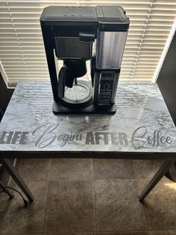 Ninja Specialty Coffee Maker And Coffee Table
