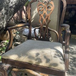 FREE: Set Of 6 Vintage Dining Chairs