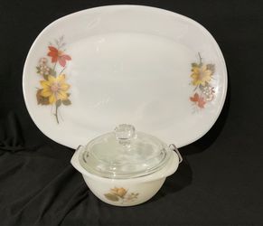 Vintage Pyrex JAJ Autumn Glory Shaped Plate And Pixie With Knob Lid
