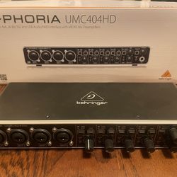 Almost New Behringer UMC404HD