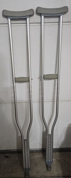 Adjustable Aluminum Crutches