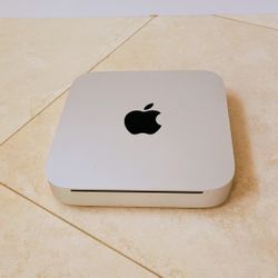 Apple Mac mini Computer w/MacOS High Sierra , SSD Hard Drive ( Solid State) , HDMI, DP- Great Condition.