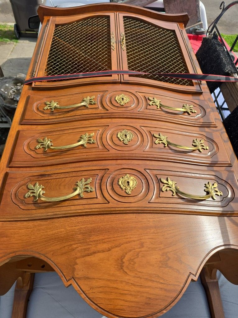 Solid Piece. Very Good Condition