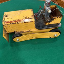 Vintage Saunders Marvelous Mike Robot Tractor