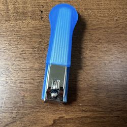 Nail clipper with catcher