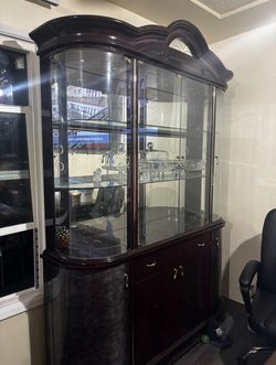 China Cabinet / Gabinete 