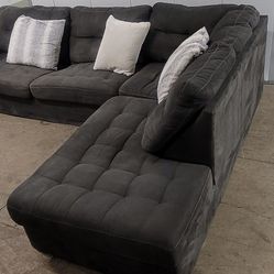 Grey Sectional (I CAN DELIVER)