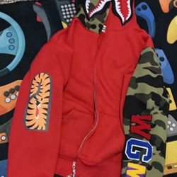 RED AND CAMO BAPE HOODIE SIZE M