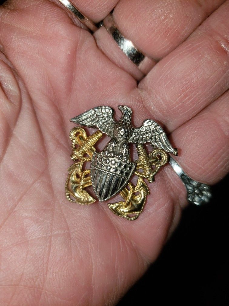 WWII  Military Pin It# 137